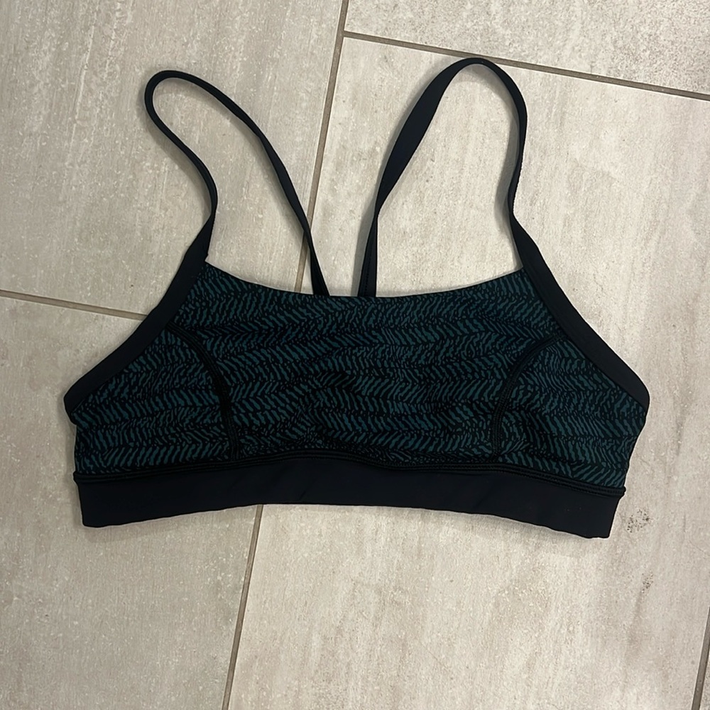 Lululemon sports bra
